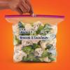 imageHefty Press to Close Plastic Bags for Food Storage Quart Size 25 CountSlider